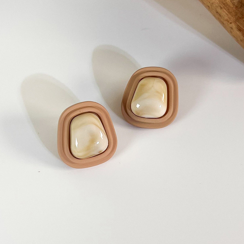 French Retro Style Square Coffee Bean Earrings 2023 Light Luxury And Fashionable Autumn And Winter Milk Tea Color Earrings For Women