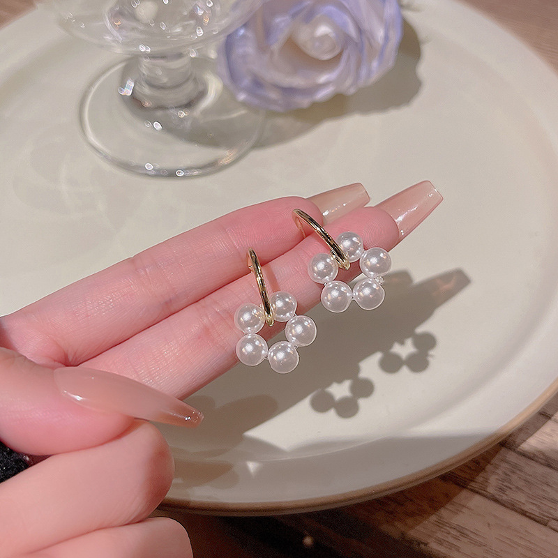 S925 Silver Needle Light Luxury And Exquisite Pearl Earrings For Women's Retro, Small, And High Quality Earrings, Elegant And Popular Earrings Wholesale