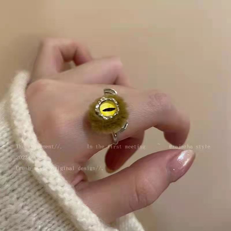 Cute Little Coal Ball Plush Ring For Women In Autumn And Winter, Design Sense For Niche, Cartoon And Funny Index Finger Ring, Fashionable And Personalized Ring