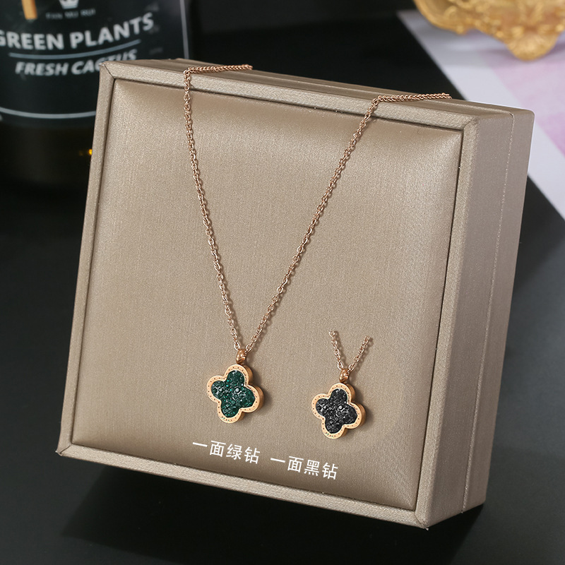 Korean Version Of Light Luxury Four Leaf Grass Titanium Steel Necklace For Female Niche High-End Sensation Internet Red Collarbone Chain Personality Trendy 100 Matching Accessories