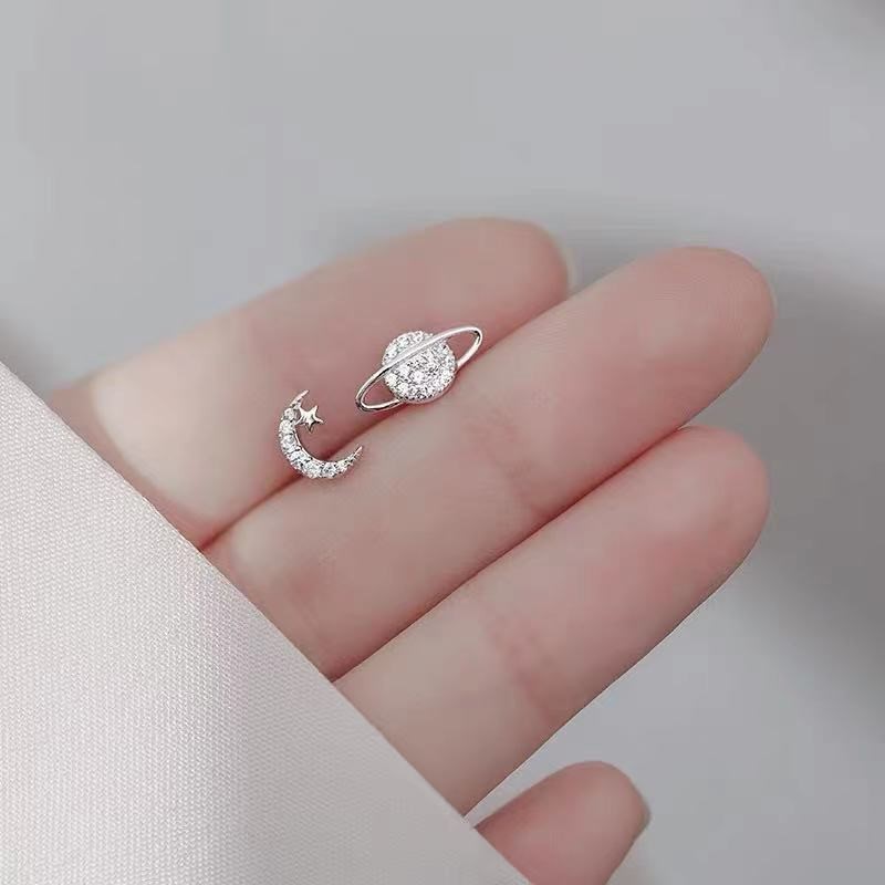 Star Moon Thread Ear Studs Female 925 Sterling Silver Minor Delicate Asymmetric Screw Screw Earbone Ear Stud Ear Jewelry